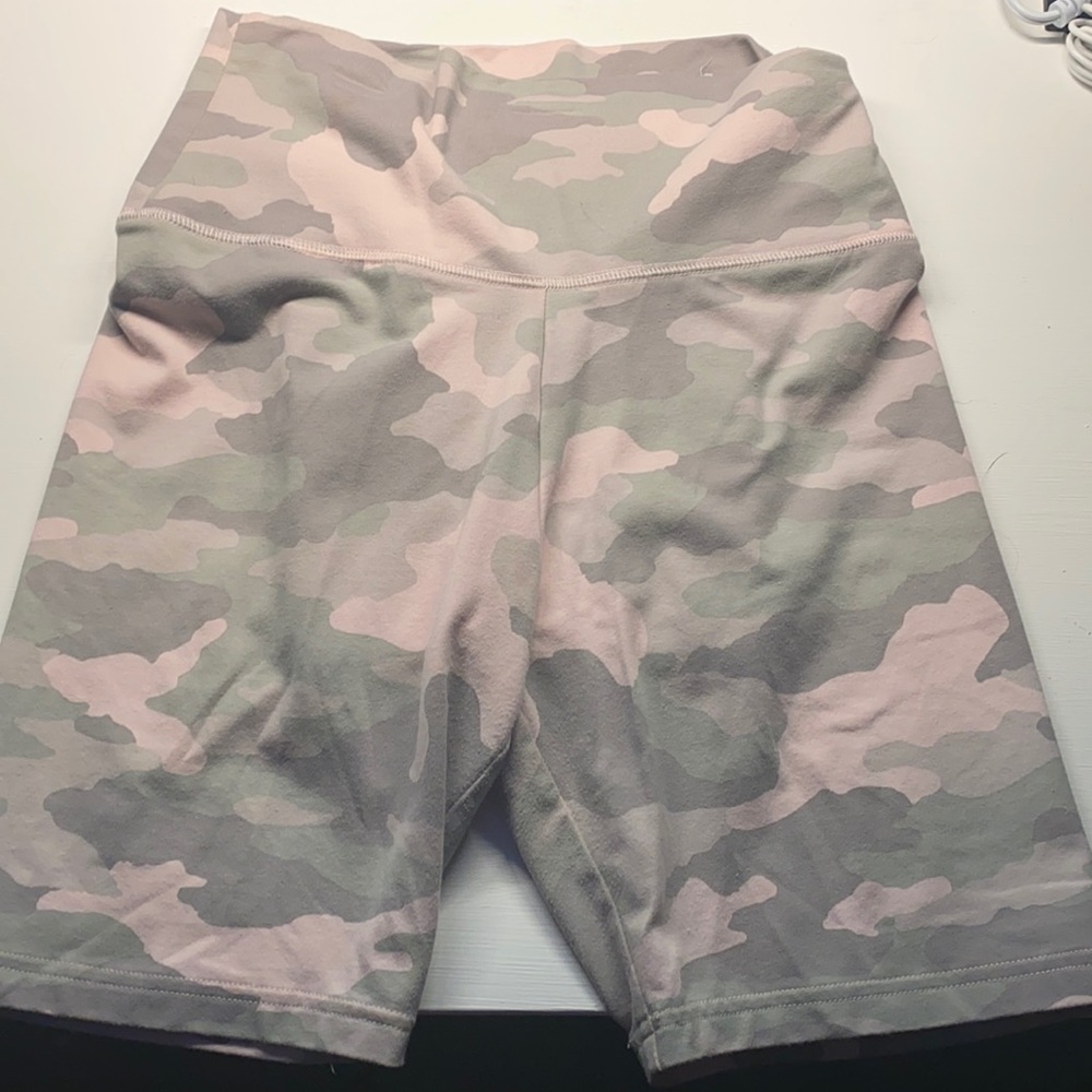 Aerie (Chill Play Move) Camo Biker Shorts